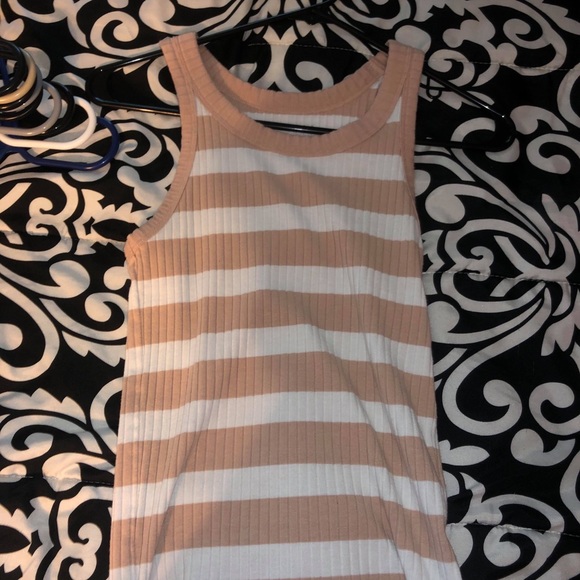 Tops - Picture 14 of 16